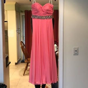 JOVANI Coral SweetHeart Neckline Prom Dress🤍